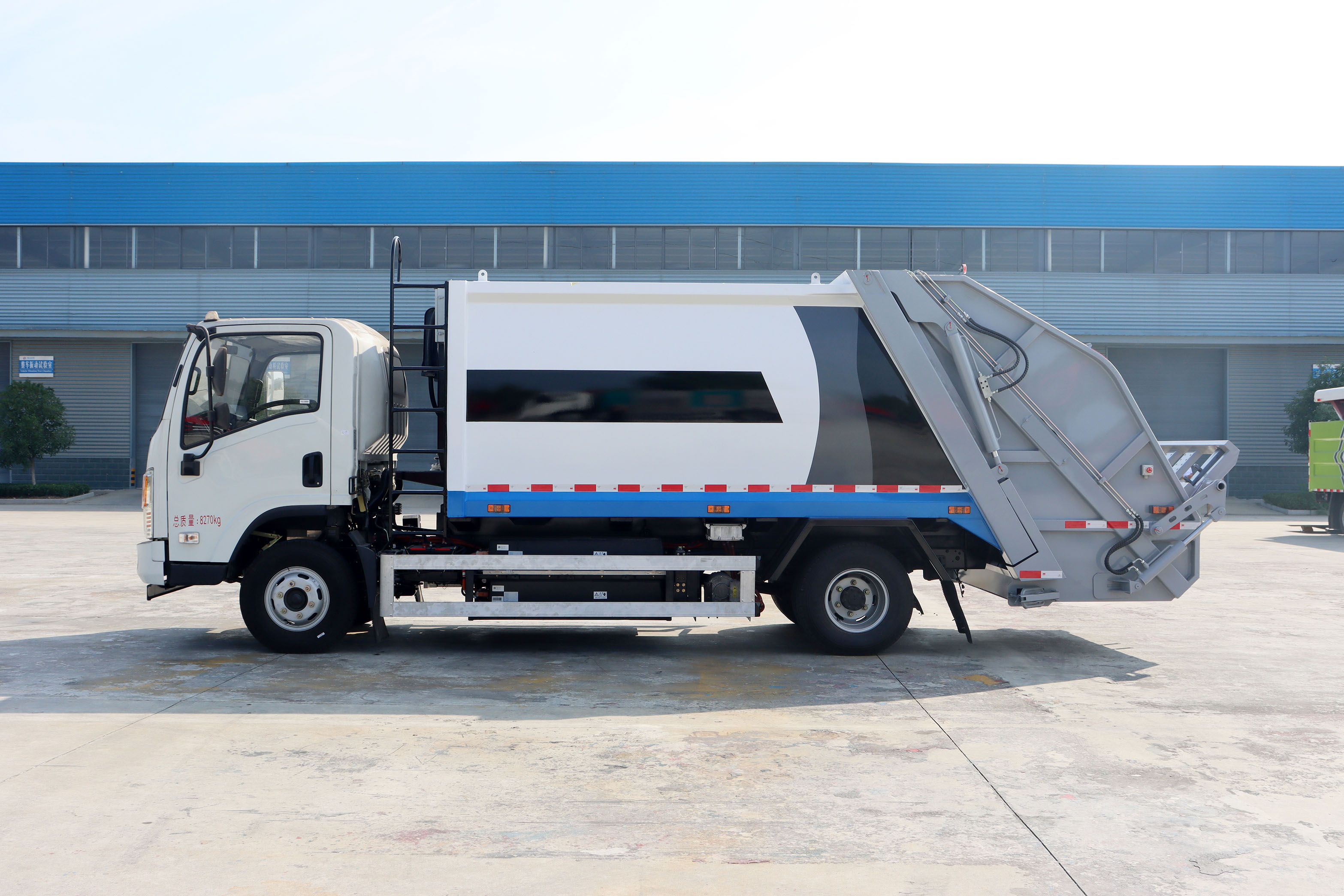 東風(fēng)華神6方純電動高端壓縮垃圾車圖片4