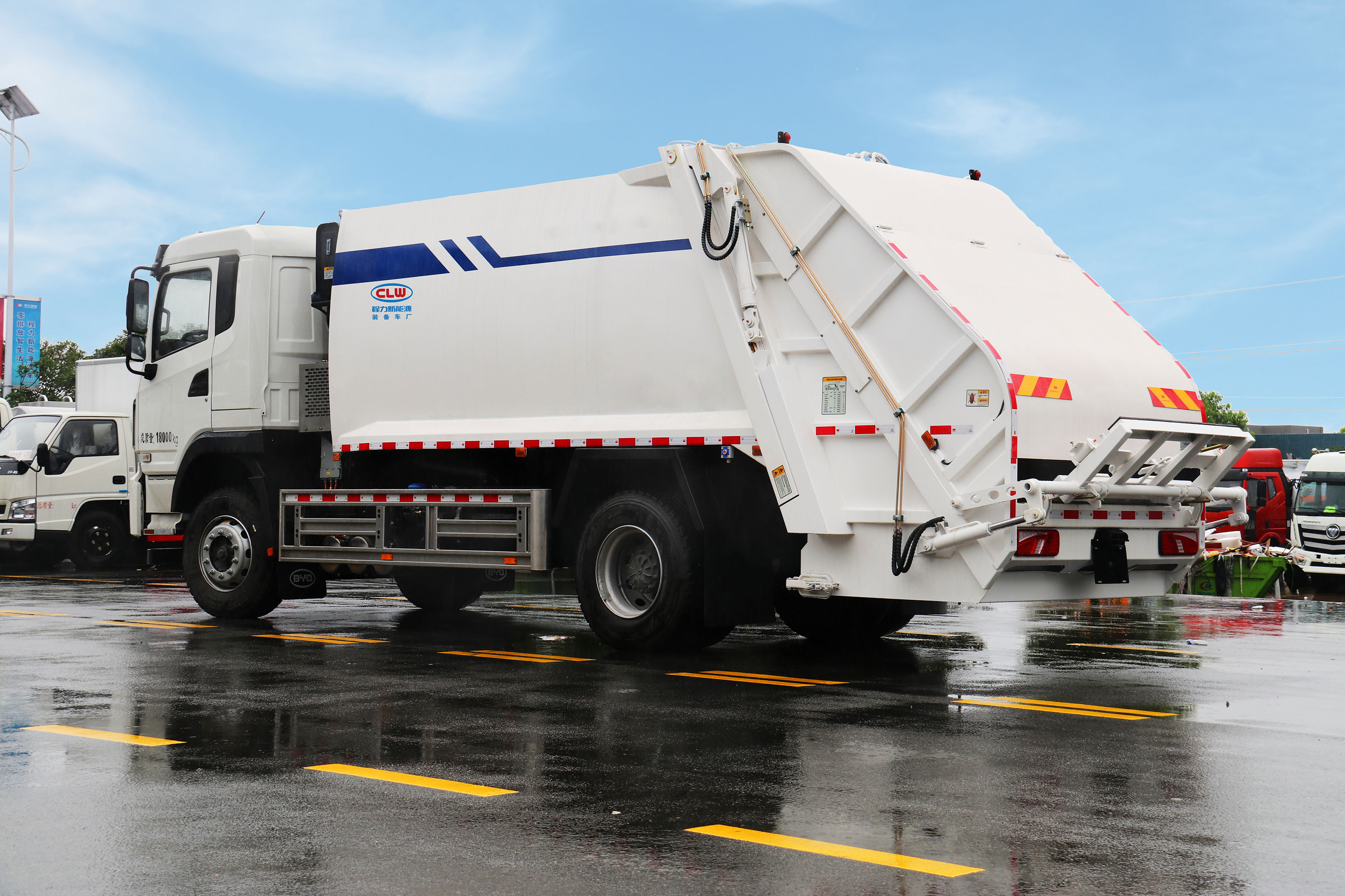 12方比亞迪T8純電動(dòng)壓縮垃圾車(chē)圖片5