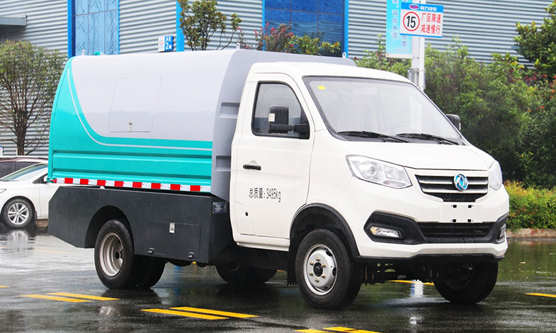 4.6方東途逸純電動(dòng)風(fēng)箱式垃圾運(yùn)輸車