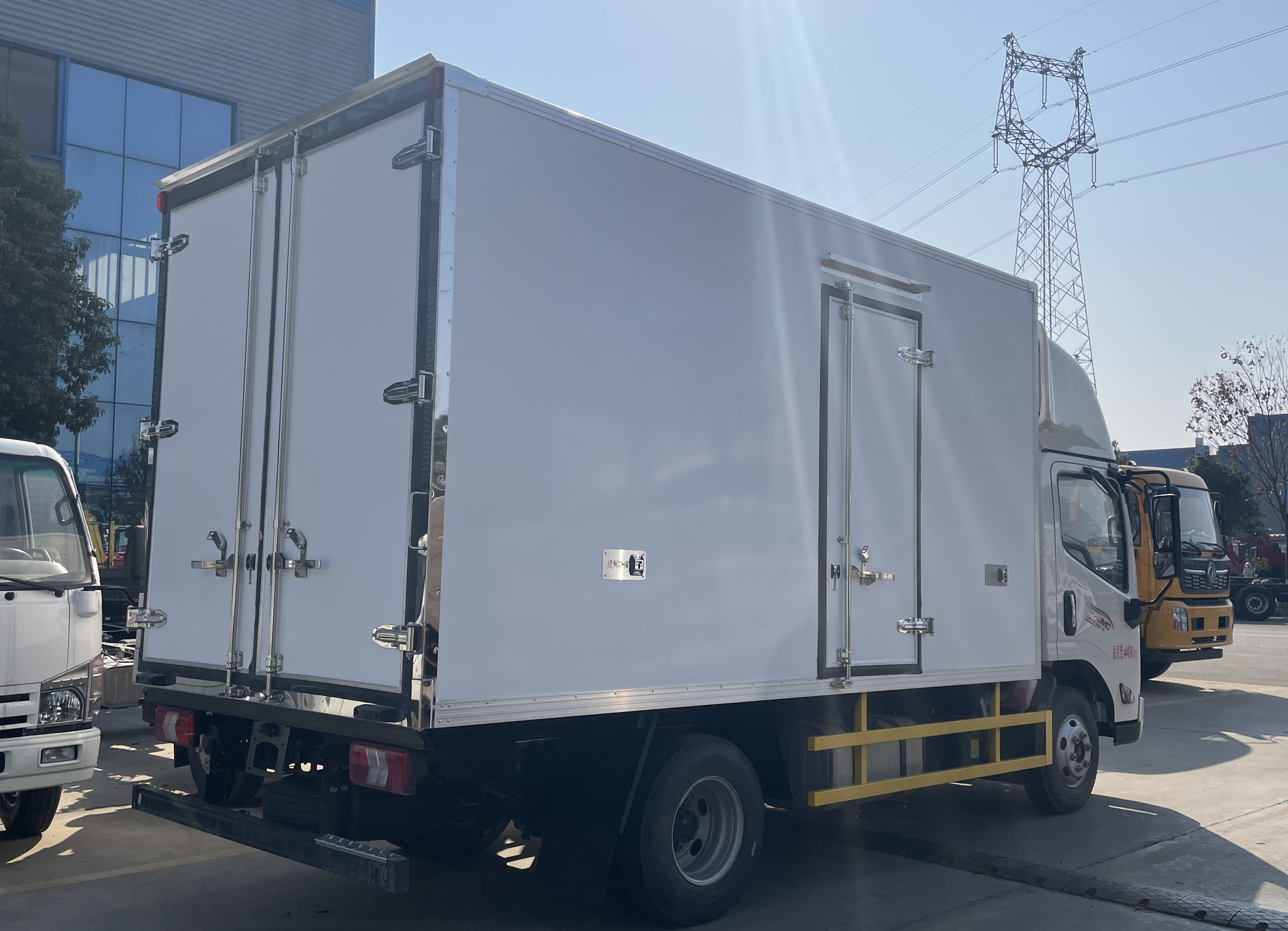 江鈴凱運(yùn)4米冷藏車(chē)圖片4
