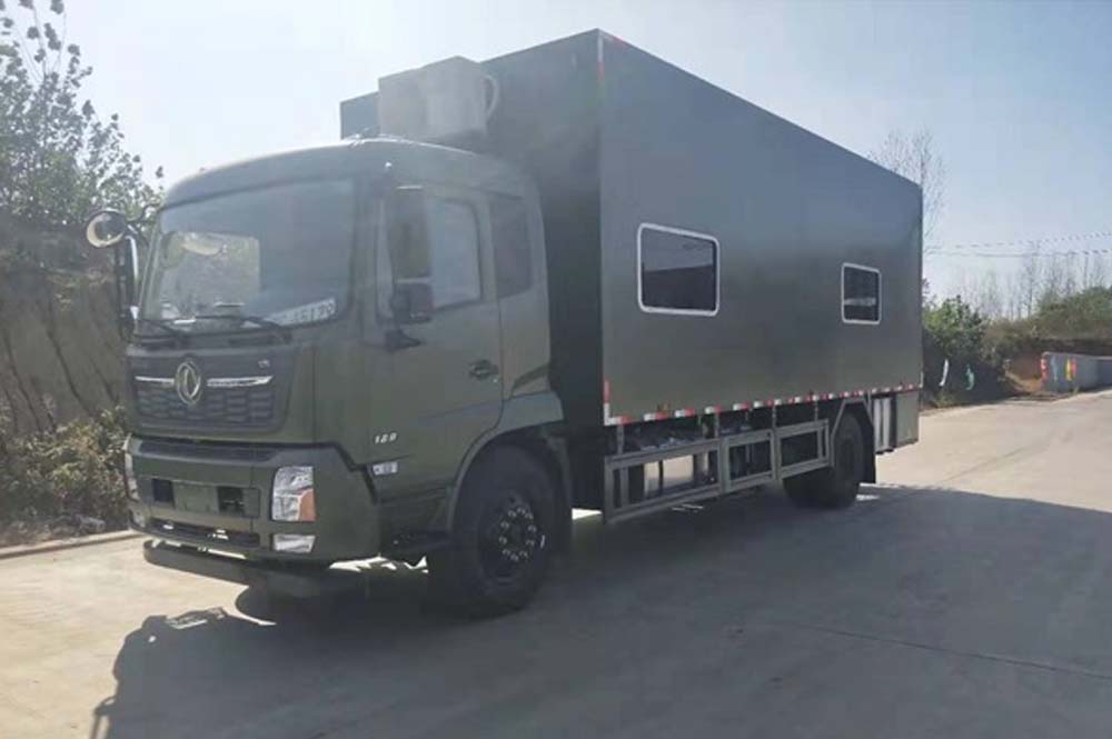 東風(fēng)天錦宿營(yíng)車(chē)圖片2