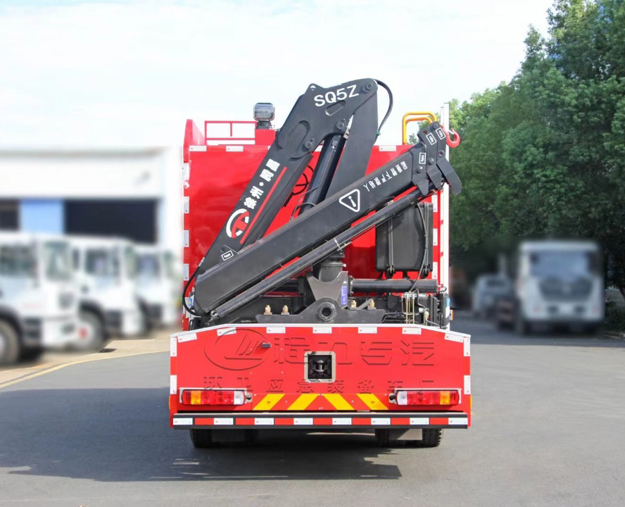 重汽豪沃搶險(xiǎn)救援消防車圖片5